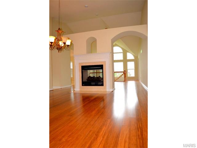 205 Park Rdg, O'fallon, MO 63366 photo 3