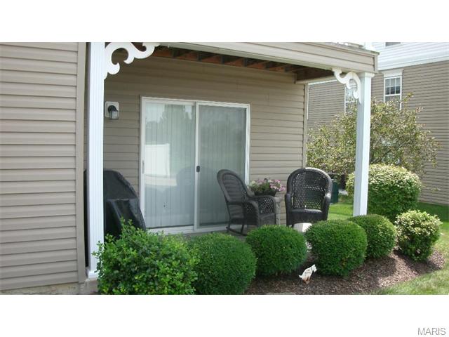 8100 Spring Creek Ln, O'fallon, MO 63368 photo 2