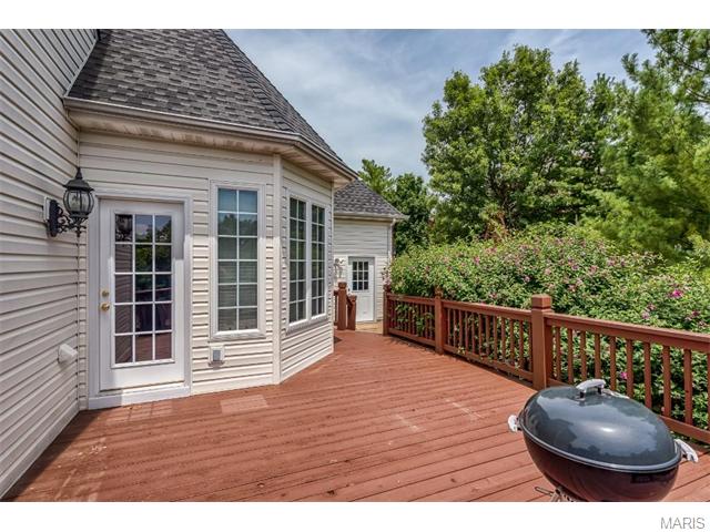 5423 Guinevere Dr, Weldon Spring, MO 63304 photo 16