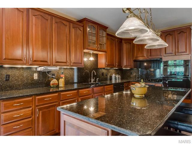 5423 Guinevere Dr, Weldon Spring, MO 63304 photo 32
