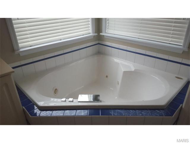 621 Fox Hill Estates Dr, Manchester, MO 63021 photo 32