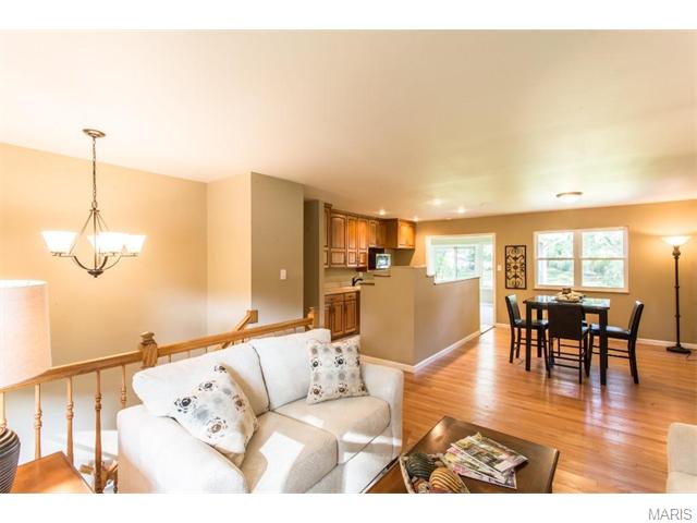 425 Fairview, Ballwin, MO 63021 photo 4