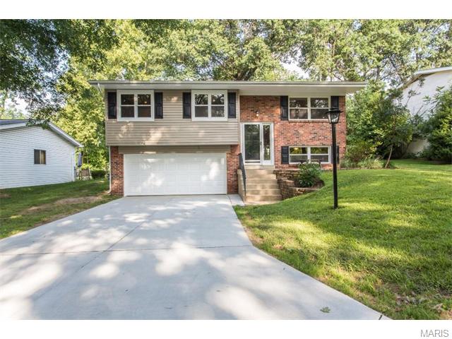 425 Fairview, Ballwin, MO 63021 photo 2