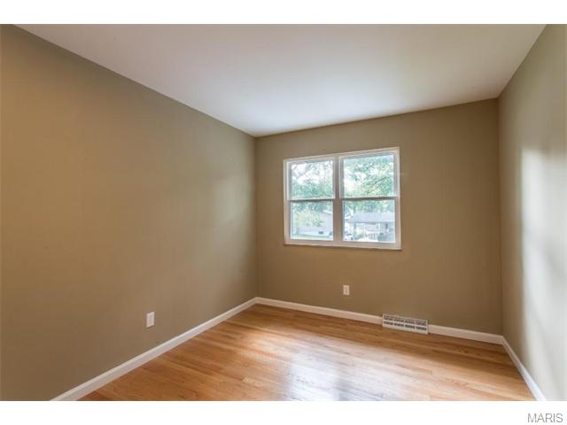 425 Fairview, Ballwin, MO 63021 photo 14