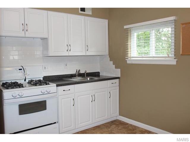 221 Ballwin Ave, Ballwin, MO 63021 photo 14