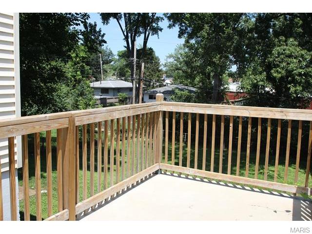 221 Ballwin Ave, Ballwin, MO 63021 photo 33