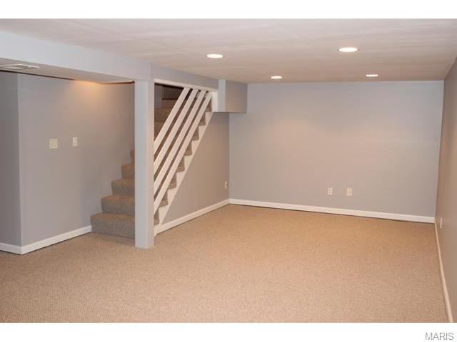221 Ballwin Ave, Ballwin, MO 63021 photo 21