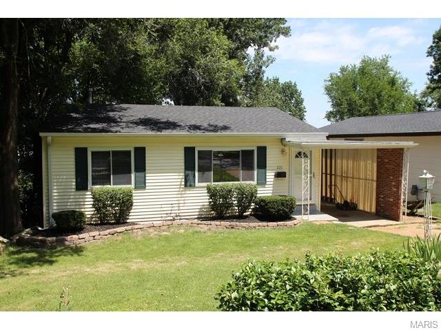 221 Ballwin Ave, Ballwin, MO 63021 photo 1