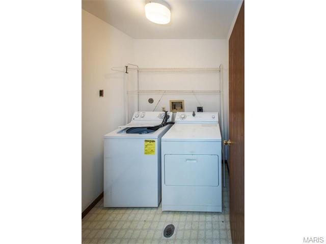 839 Woodside Trails Dr, Ballwin, MO 63021 photo 9