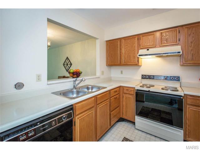 839 Woodside Trails Dr, Ballwin, MO 63021 photo 3