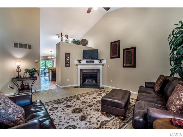 168 Baxter Commons Dr, Ballwin, MO 63011 photo 3