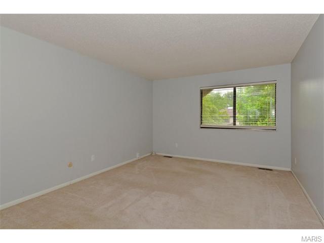 619 Painted Vis, Ballwin, MO 63021 photo 14