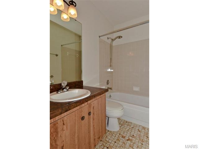 619 Painted Vis, Ballwin, MO 63021 photo 19