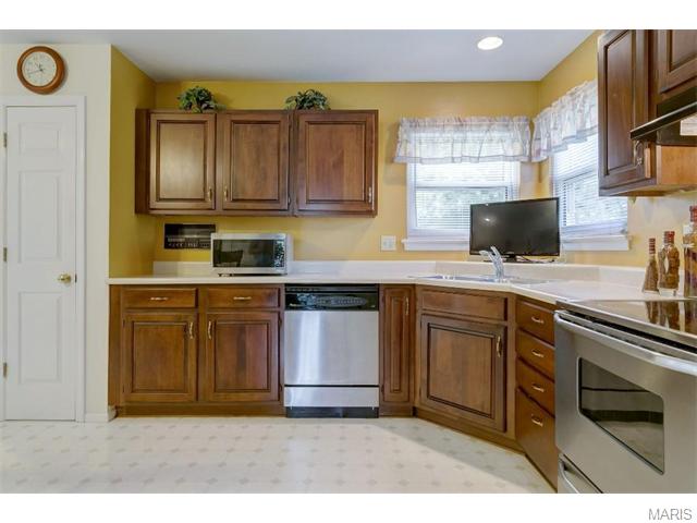 838 Surrey Meadows Ct, Ellisville, MO 63021 photo 13