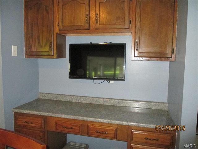 714 Oak Hall Ln, Ballwin, MO 63021 photo 4