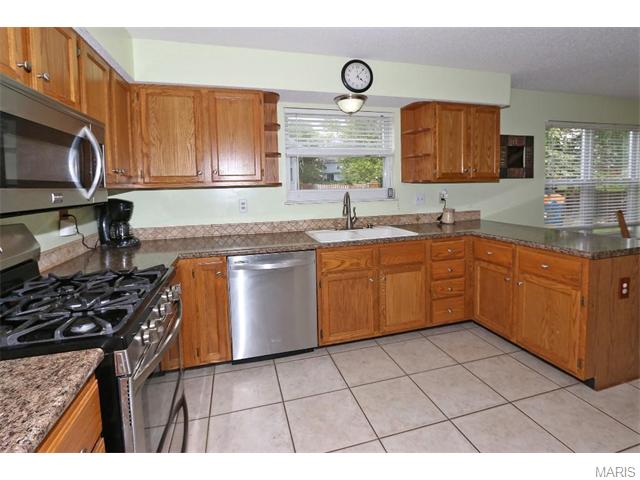 2943 Middlesburg Dr, O'fallon, MO 63368 photo 7