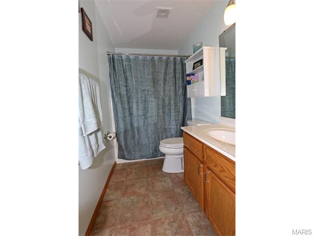 2943 Middlesburg Dr, O'fallon, MO 63368 photo 18