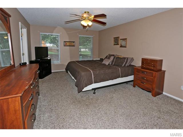 2943 Middlesburg Dr, O'fallon, MO 63368 photo 15