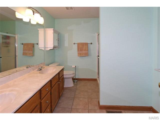 2943 Middlesburg Dr, O'fallon, MO 63368 photo 16