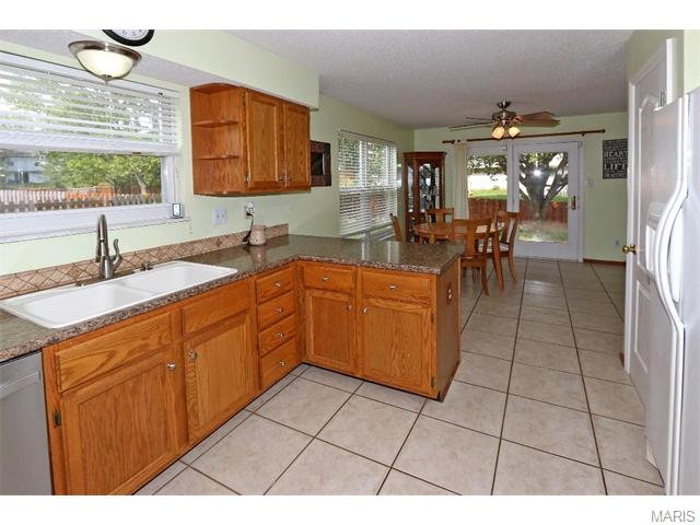 2943 Middlesburg Dr, O'fallon, MO 63368 photo 10