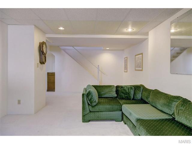 757 Strafford Ridge Dr, Ballwin, MO 63021 photo 27