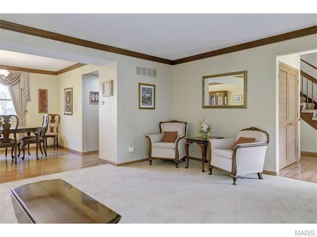757 Strafford Ridge Dr, Ballwin, MO 63021 photo 8