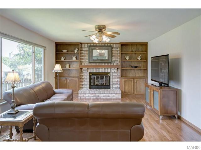 757 Strafford Ridge Dr, Ballwin, MO 63021 photo 13