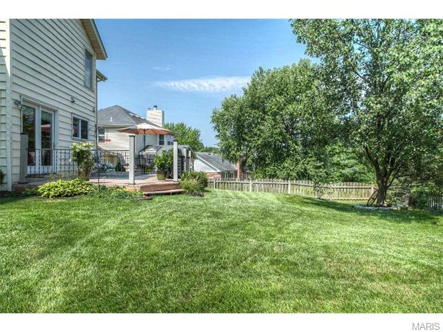 757 Strafford Ridge Dr, Ballwin, MO 63021 photo 39