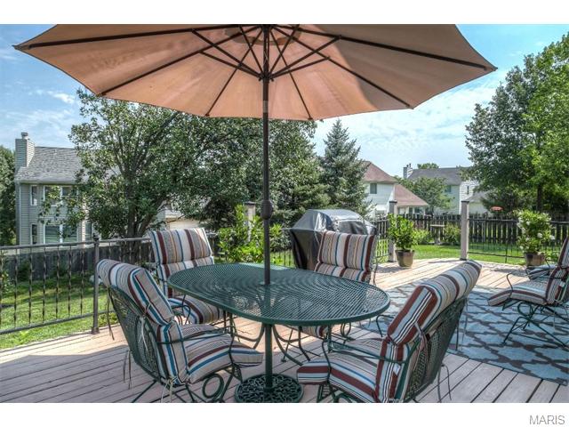 757 Strafford Ridge Dr, Ballwin, MO 63021 photo 38