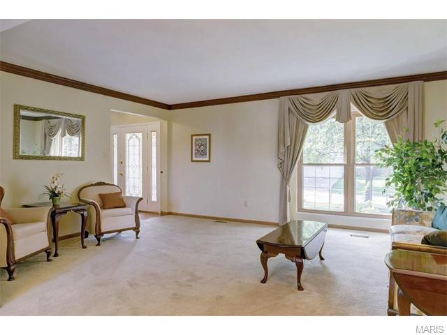 757 Strafford Ridge Dr, Ballwin, MO 63021 photo 5