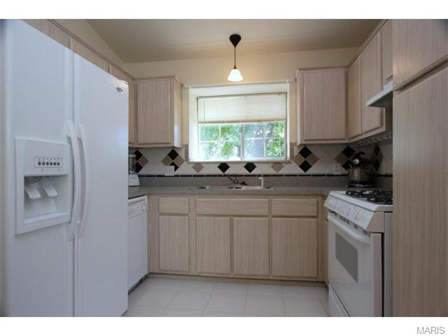 1101 Whitegate Ct, O'fallon, MO 63366 photo 8