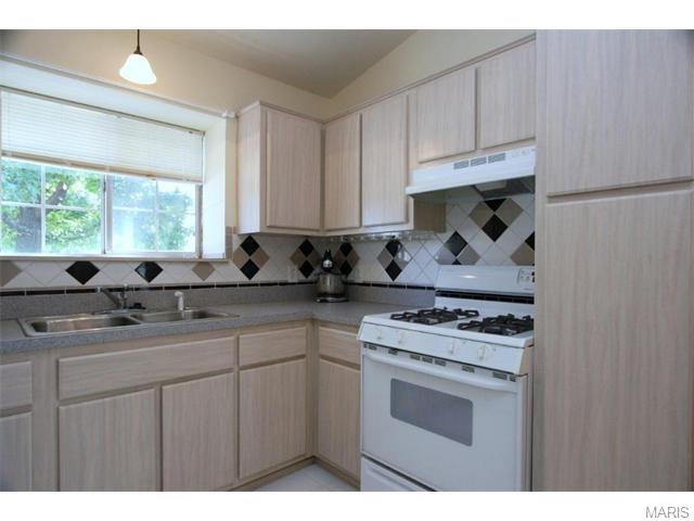 1101 Whitegate Ct, O'fallon, MO 63366 photo 7