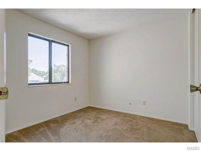 712 Windy Rdg, Ballwin, MO 63021 photo 9
