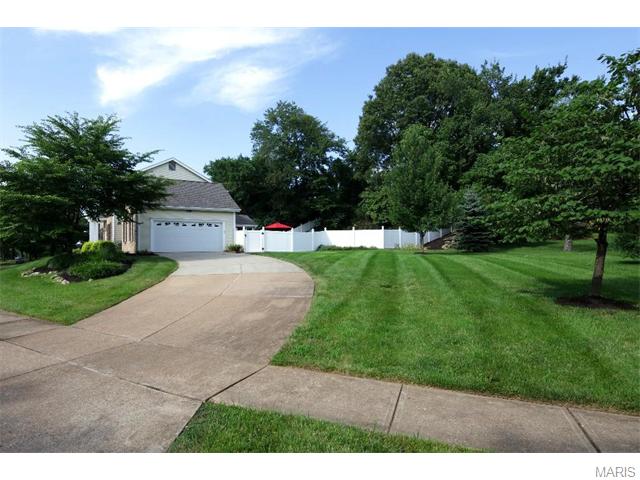 472 Redwood Forest Dr, Ballwin, MO 63021 photo 21