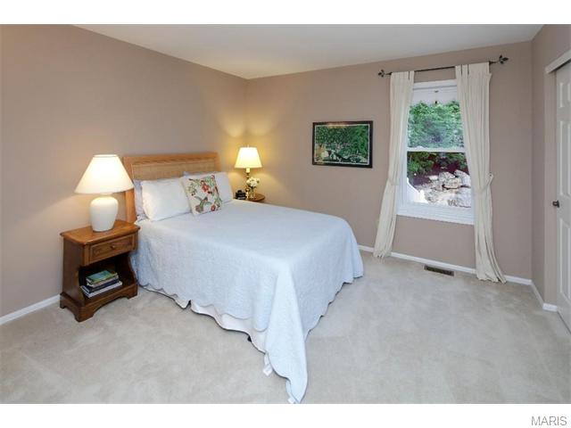 472 Redwood Forest Dr, Ballwin, MO 63021 photo 15