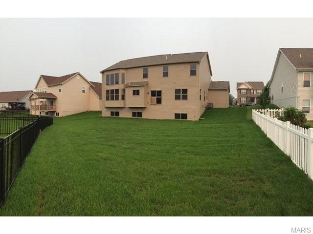 404 Lighthouse Pointe Dr, O'fallon, MO 63368 photo 11