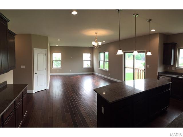 404 Lighthouse Pointe Dr, O'fallon, MO 63368 photo 4