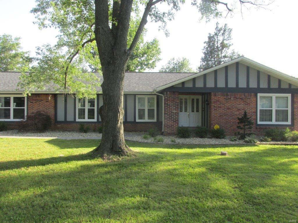 2 Chevington Ct, Ballwin, MO 63011 photo 2