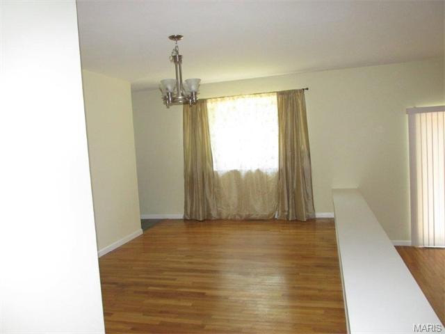 2 Chevington Ct, Ballwin, MO 63011 photo 9