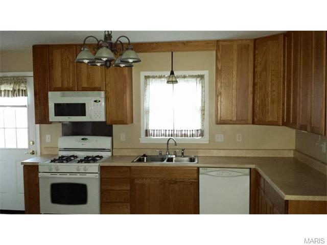 404 Saint John Dr, O'fallon, MO 63366 photo 6