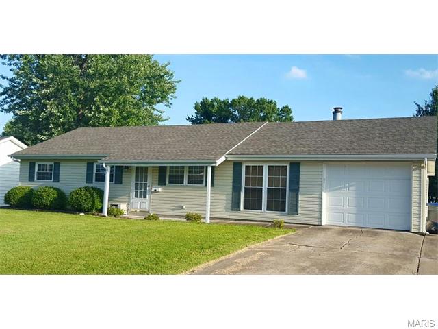 404 Saint John Dr, O'fallon, MO 63366 photo 2