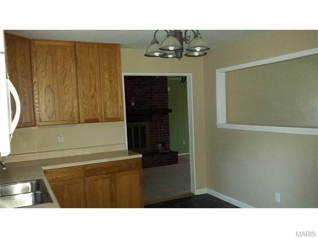 404 Saint John Dr, O'fallon, MO 63366 photo 8