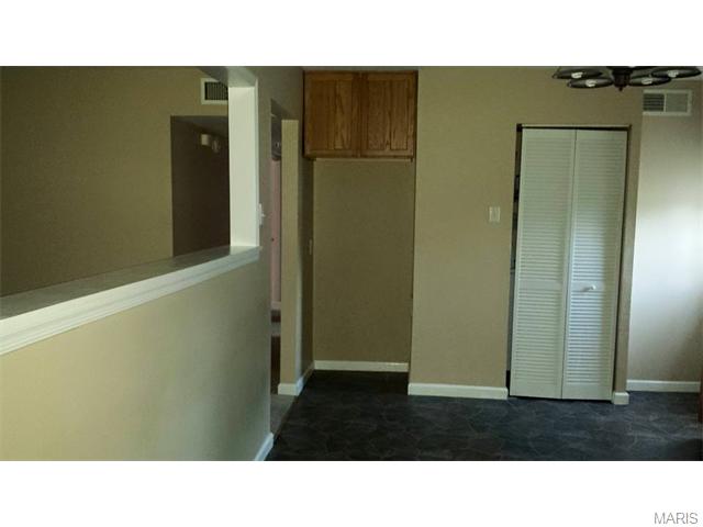404 Saint John Dr, O'fallon, MO 63366 photo 9