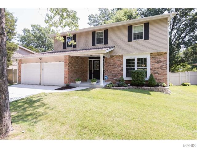 902 Parkfield Ter, Ballwin, MO 63021 photo 2