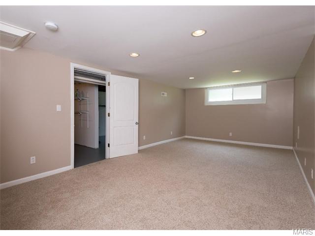 902 Parkfield Ter, Ballwin, MO 63021 photo 29