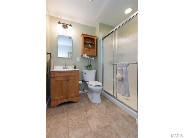 902 Parkfield Ter, Ballwin, MO 63021 photo 23