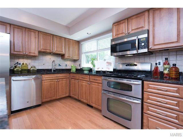 902 Parkfield Ter, Ballwin, MO 63021 photo 12