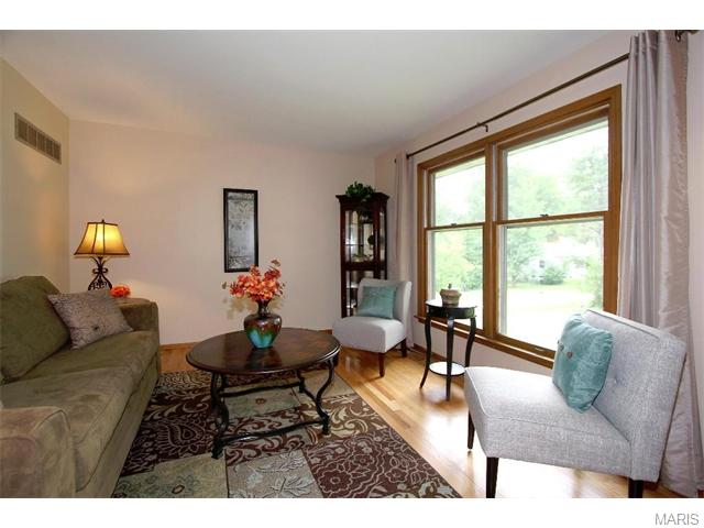 258 Hilltop Rd, Ellisville, MO 63011 photo 2