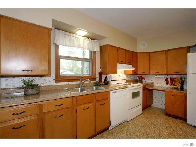 258 Hilltop Rd, Ellisville, MO 63011 photo 6
