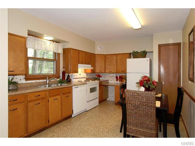 258 Hilltop Rd, Ellisville, MO 63011 photo 8